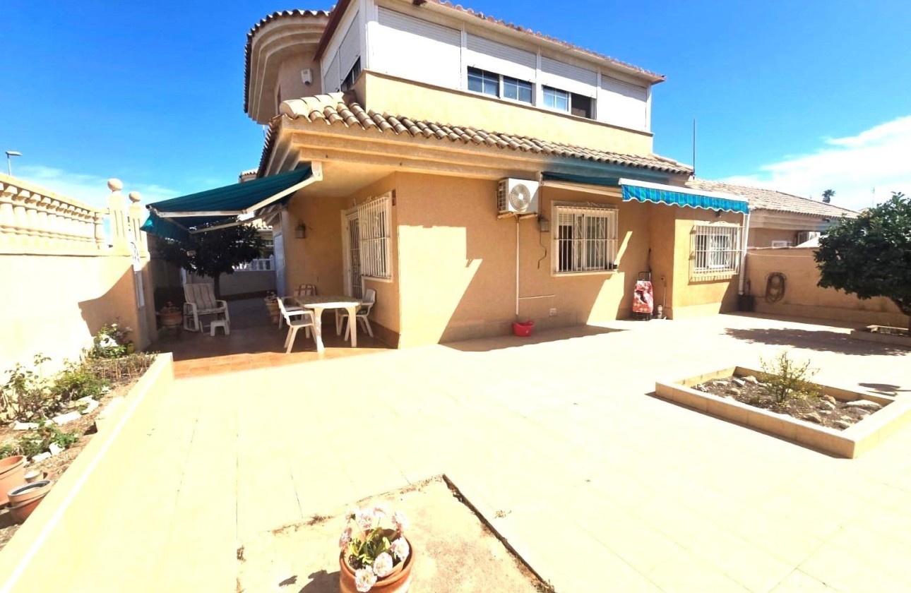 Venta - Chalet Independiente -
Torrevieja - Los Balcones