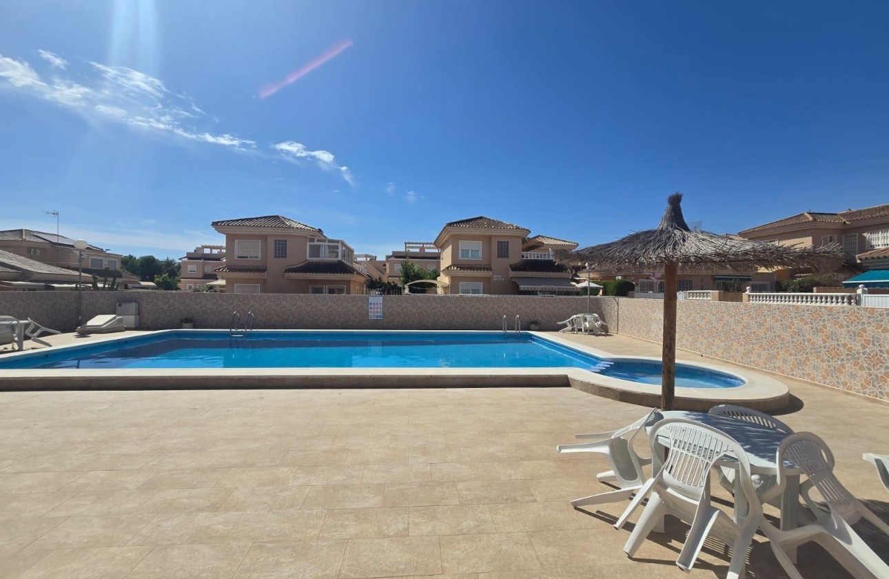 Venta - Chalet Independiente -
Torrevieja - Los Balcones