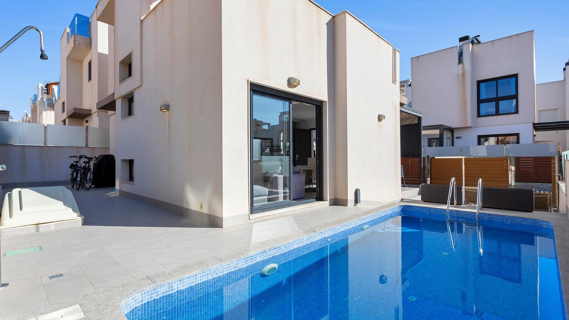 Venta - Chalet Independiente -
Torrevieja - Sector 25