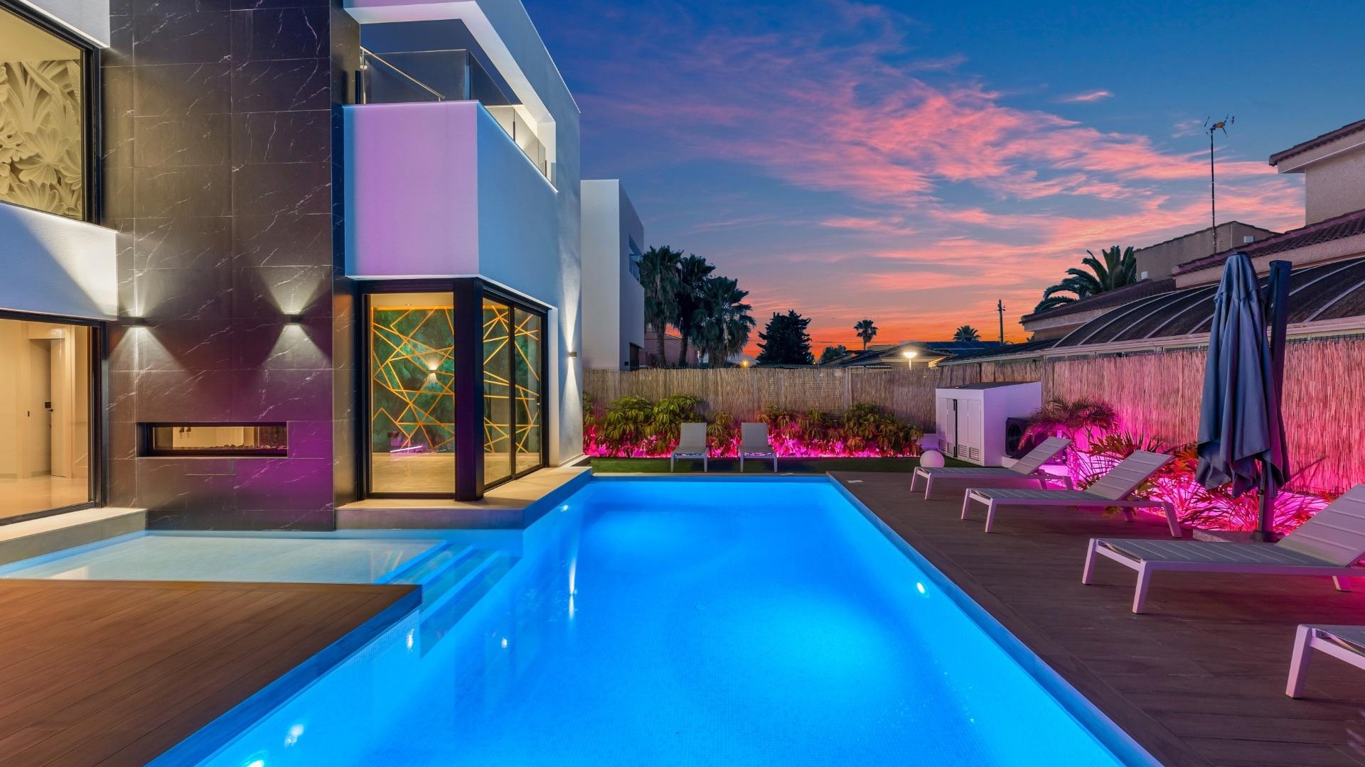 Venta - Chalet Independiente -
Torrevieja - Torreta florida