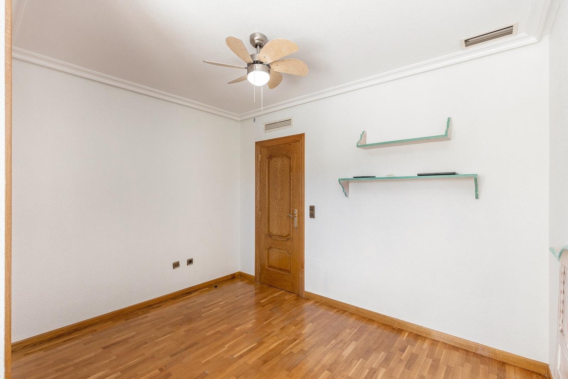 Venta - Chalet Independiente -
Torrevieja - Torreta florida