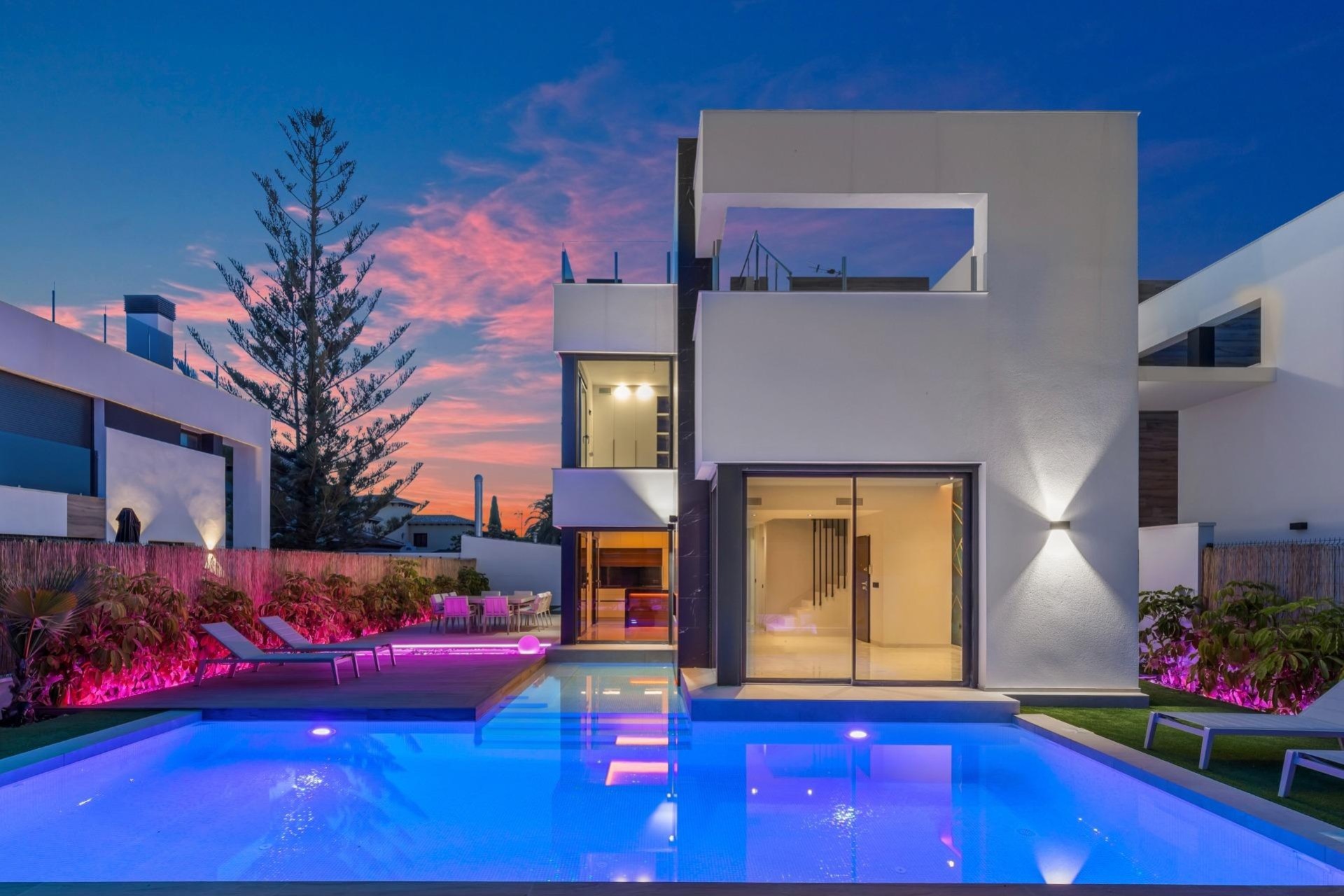 Venta - Chalet Independiente -
Torrevieja - Torreta florida