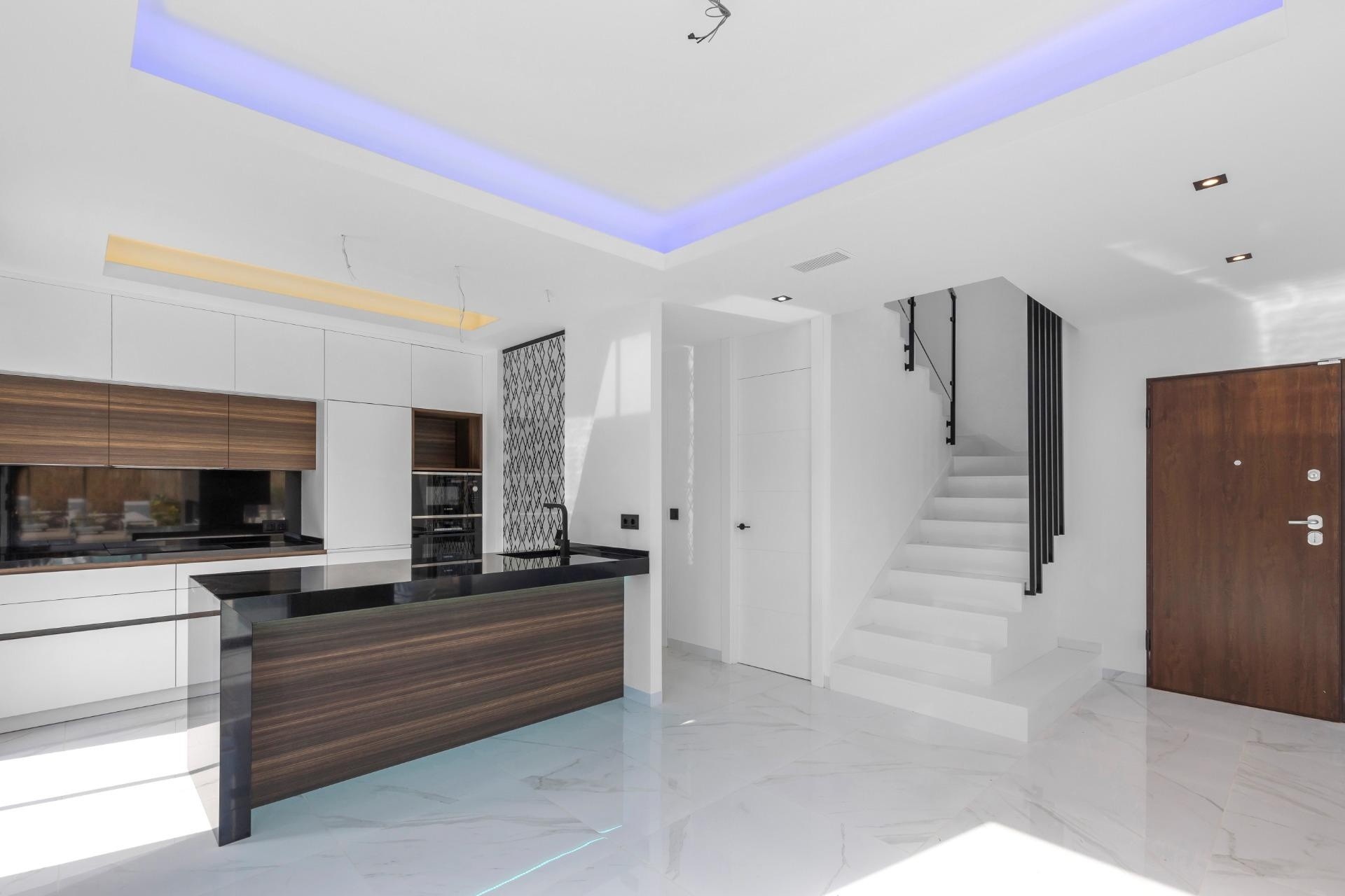 Venta - Chalet Independiente -
Torrevieja - Torreta florida