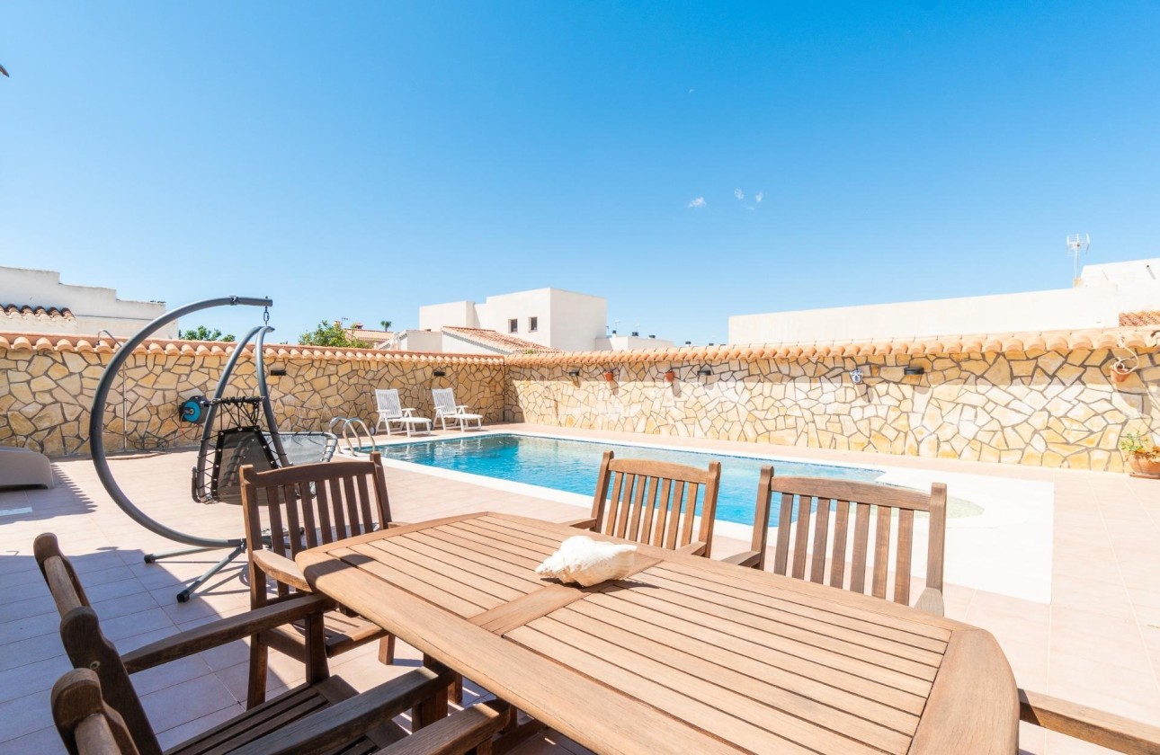 Venta - Chalet Independiente -
Torrevieja - Torreta florida