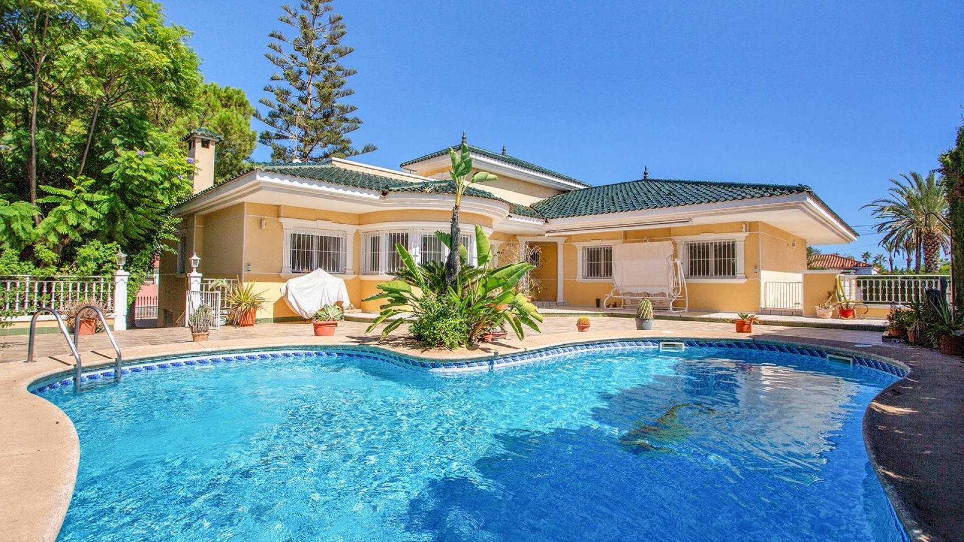 Venta - Chalet Independiente -
Torrevieja - Torreta florida