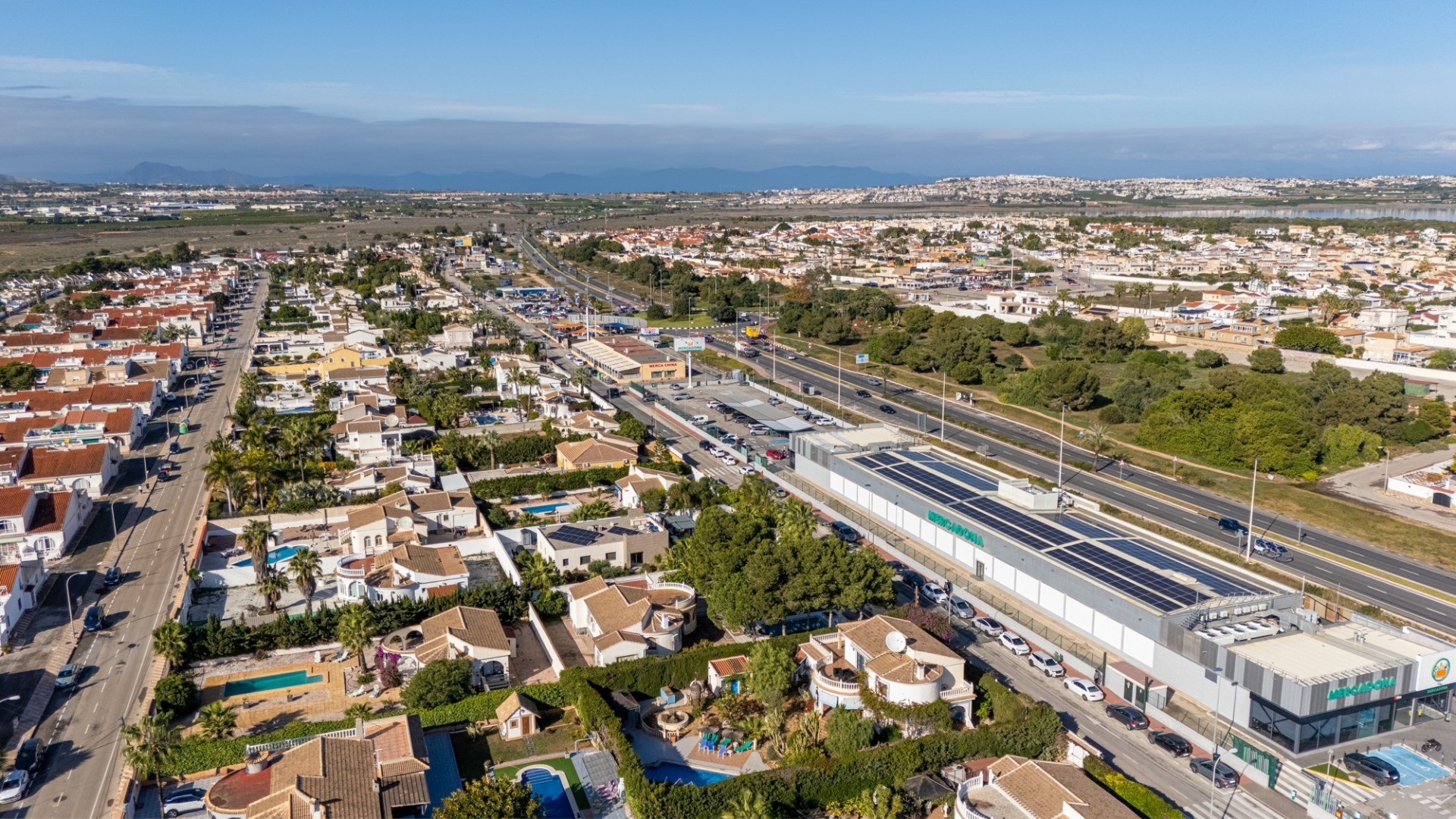 Venta - Chalet Independiente -
Torrevieja - Urbanización San Luis
