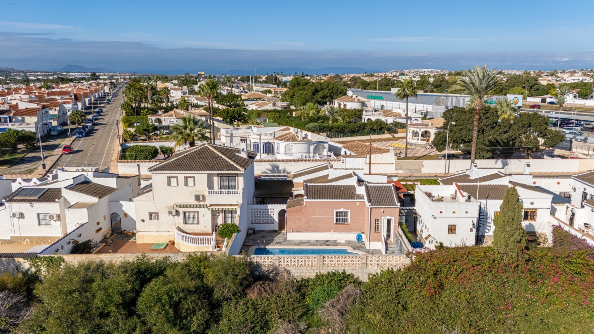 Venta - Chalet Independiente -
Torrevieja - Urbanización San Luis