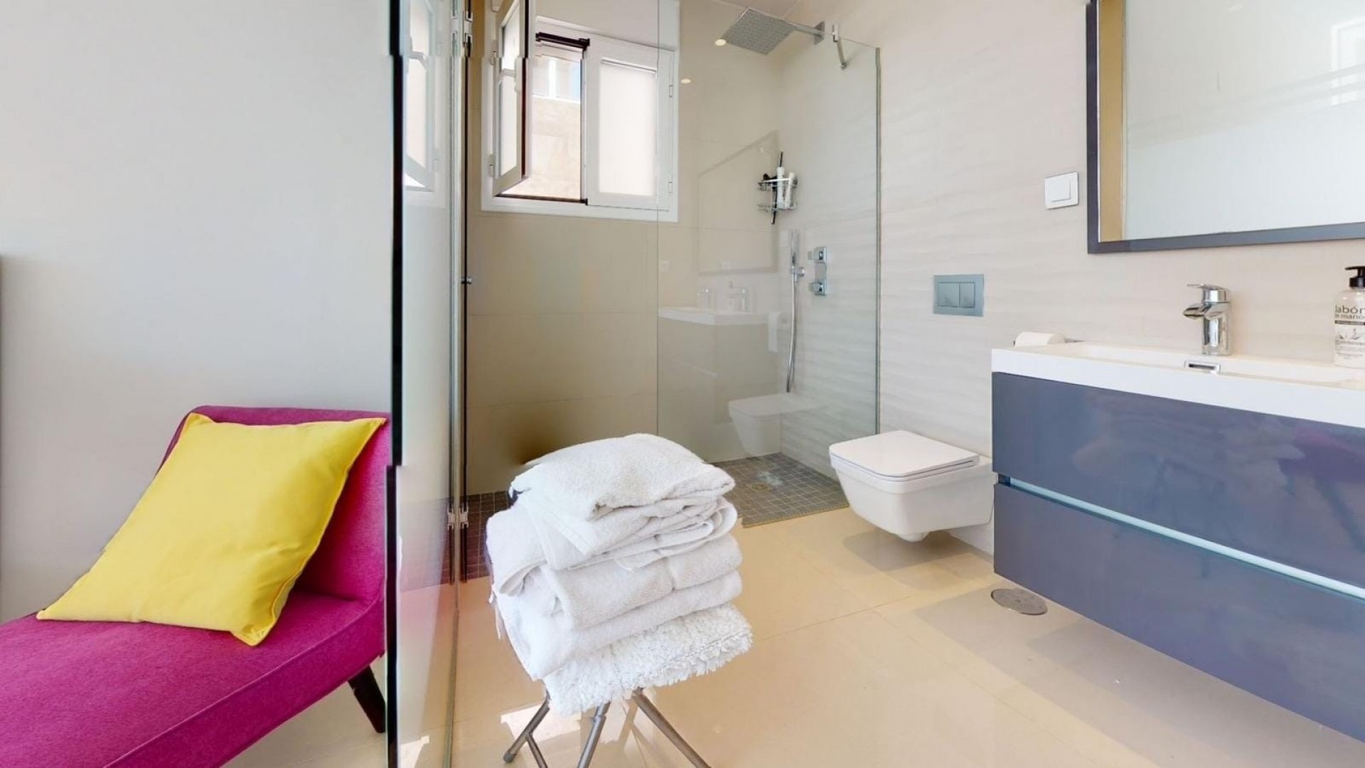 Venta - Chalet Independiente -
Torrevieja