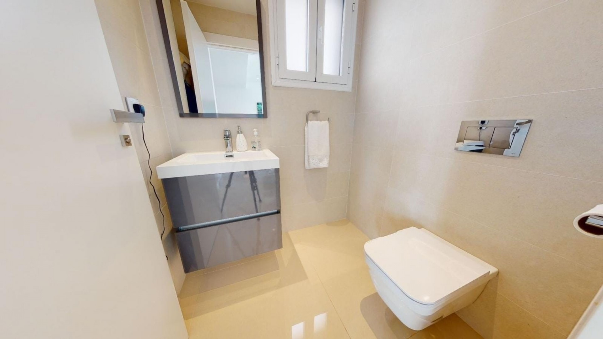 Venta - Chalet Independiente -
Torrevieja