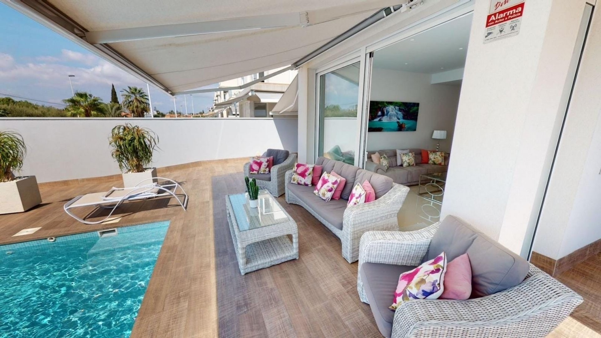 Venta - Chalet Independiente -
Torrevieja