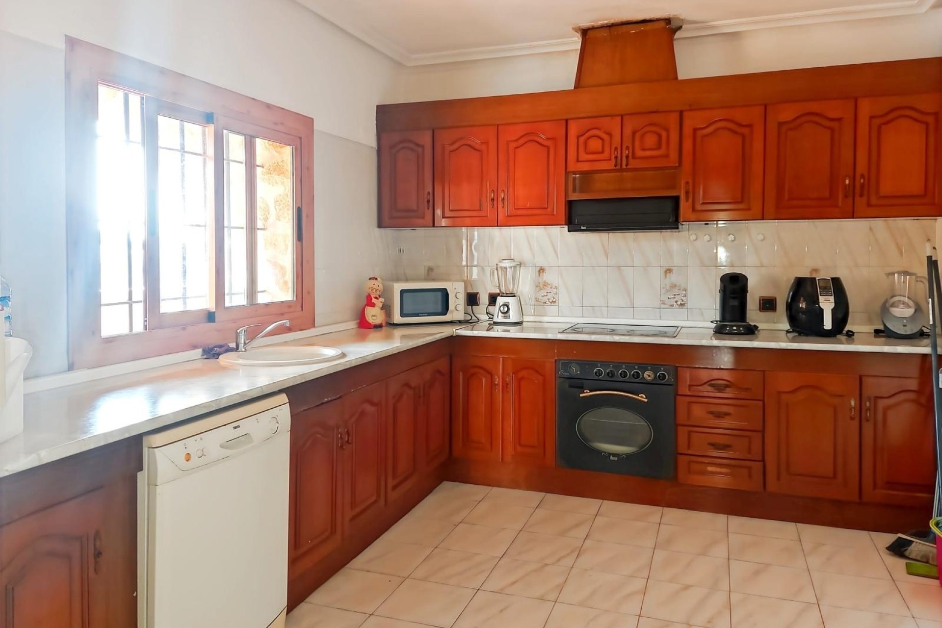 Venta - Chalet Independiente -
Torrevieja