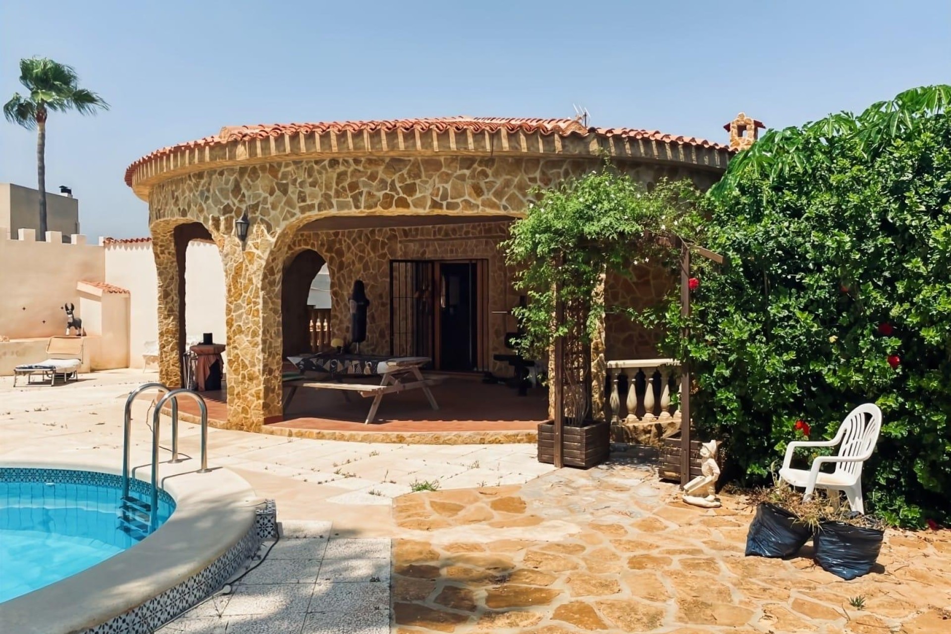 Venta - Chalet Independiente -
Torrevieja