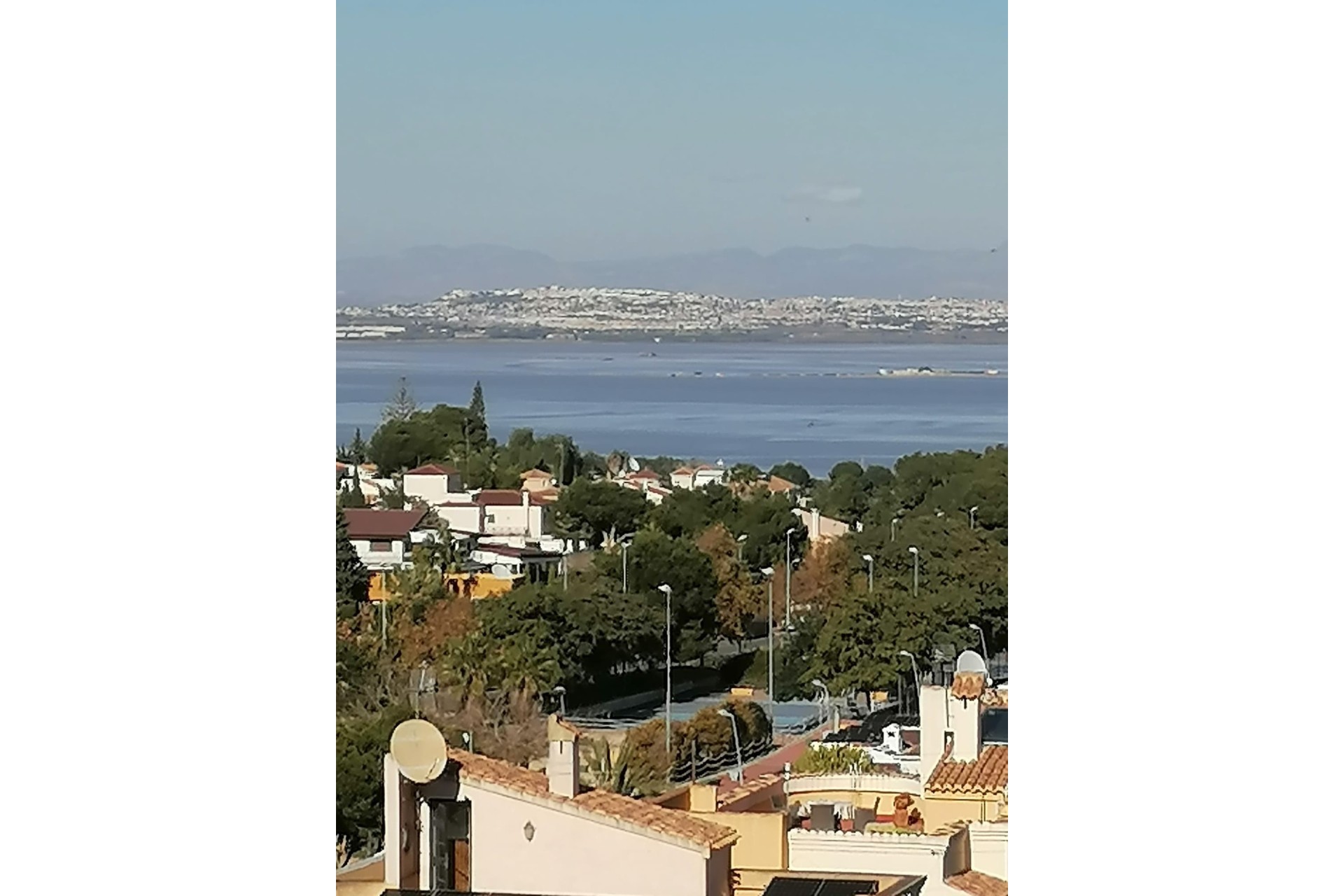 Venta - Chalet Independiente -
Torrevieja