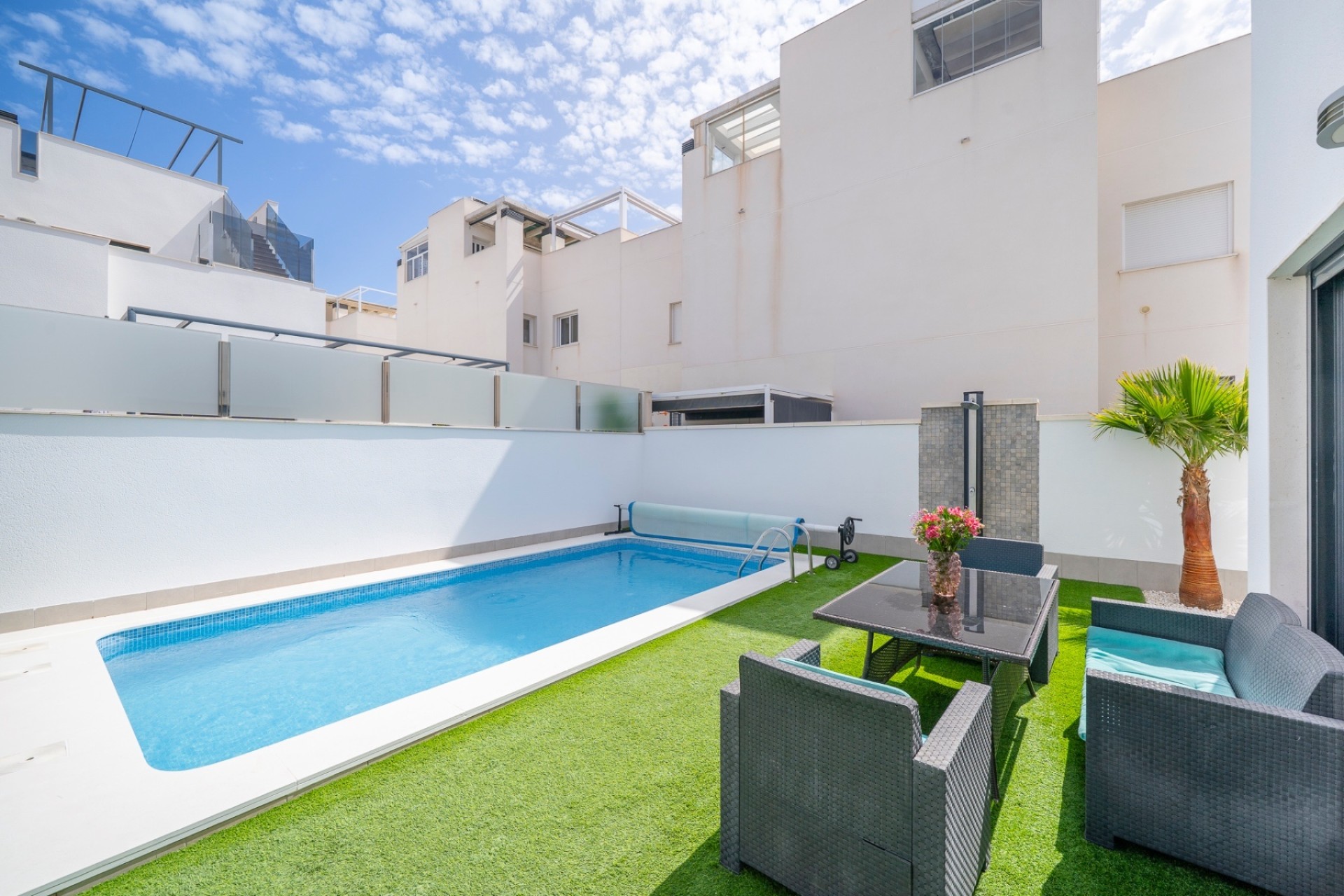 Venta - Chalet Independiente -
Torrevieja