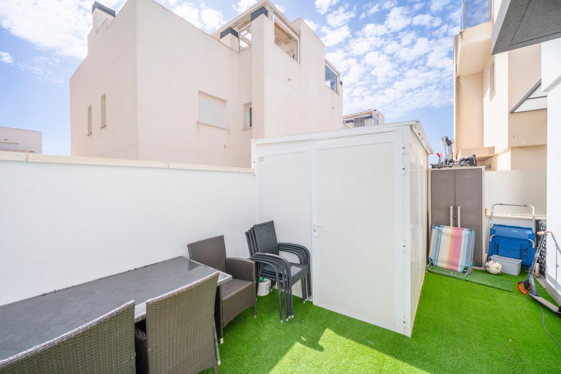 Venta - Chalet Independiente -
Torrevieja