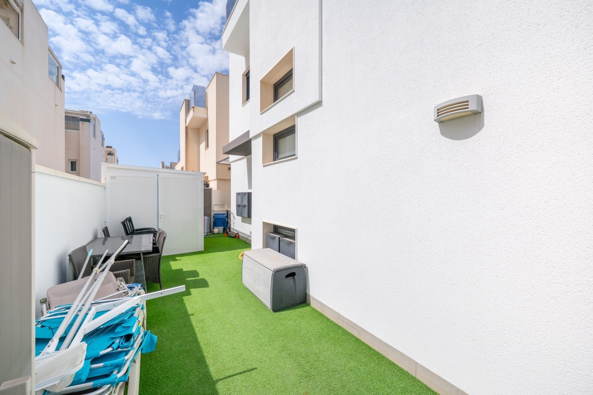 Venta - Chalet Independiente -
Torrevieja