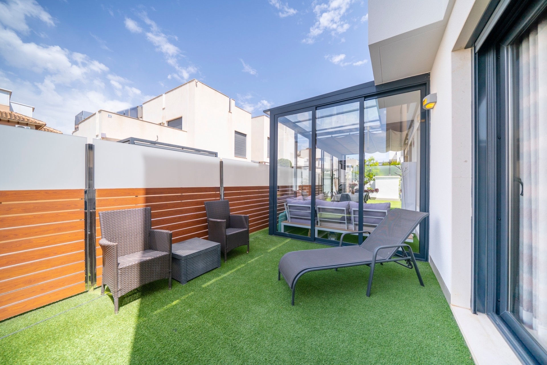 Venta - Chalet Independiente -
Torrevieja