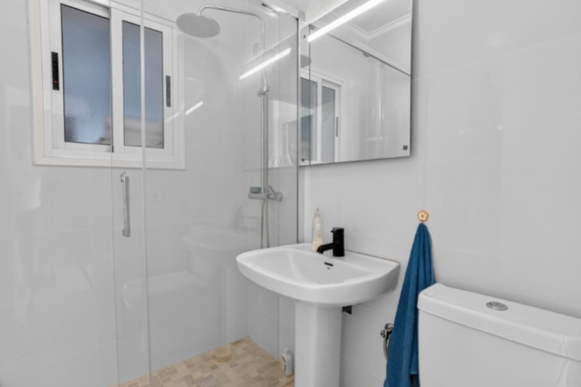 Venta - Chalet Independiente -
Torrevieja