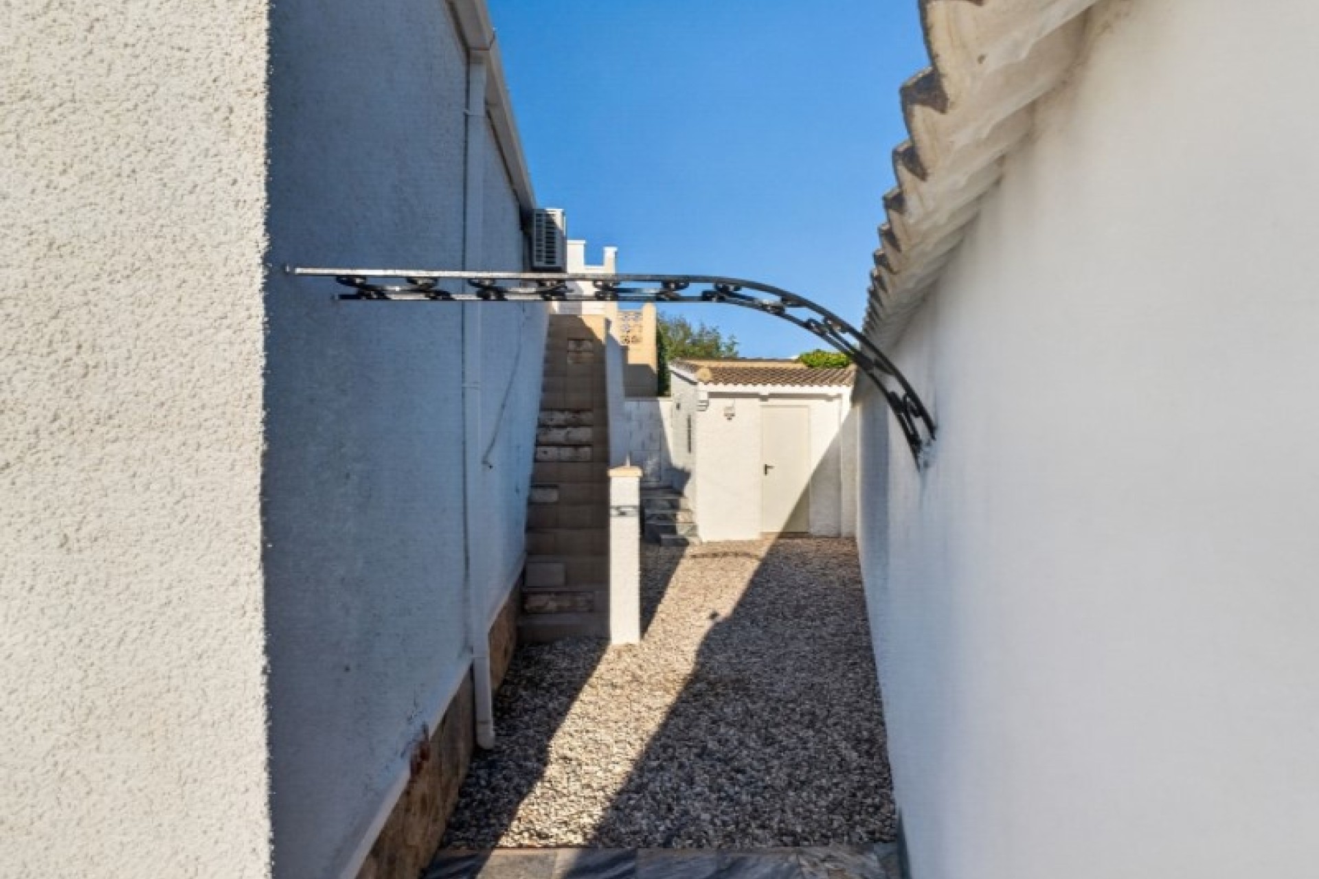Venta - Chalet Independiente -
Torrevieja
