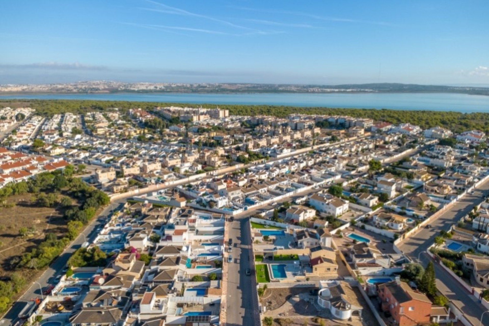 Venta - Chalet Independiente -
Torrevieja