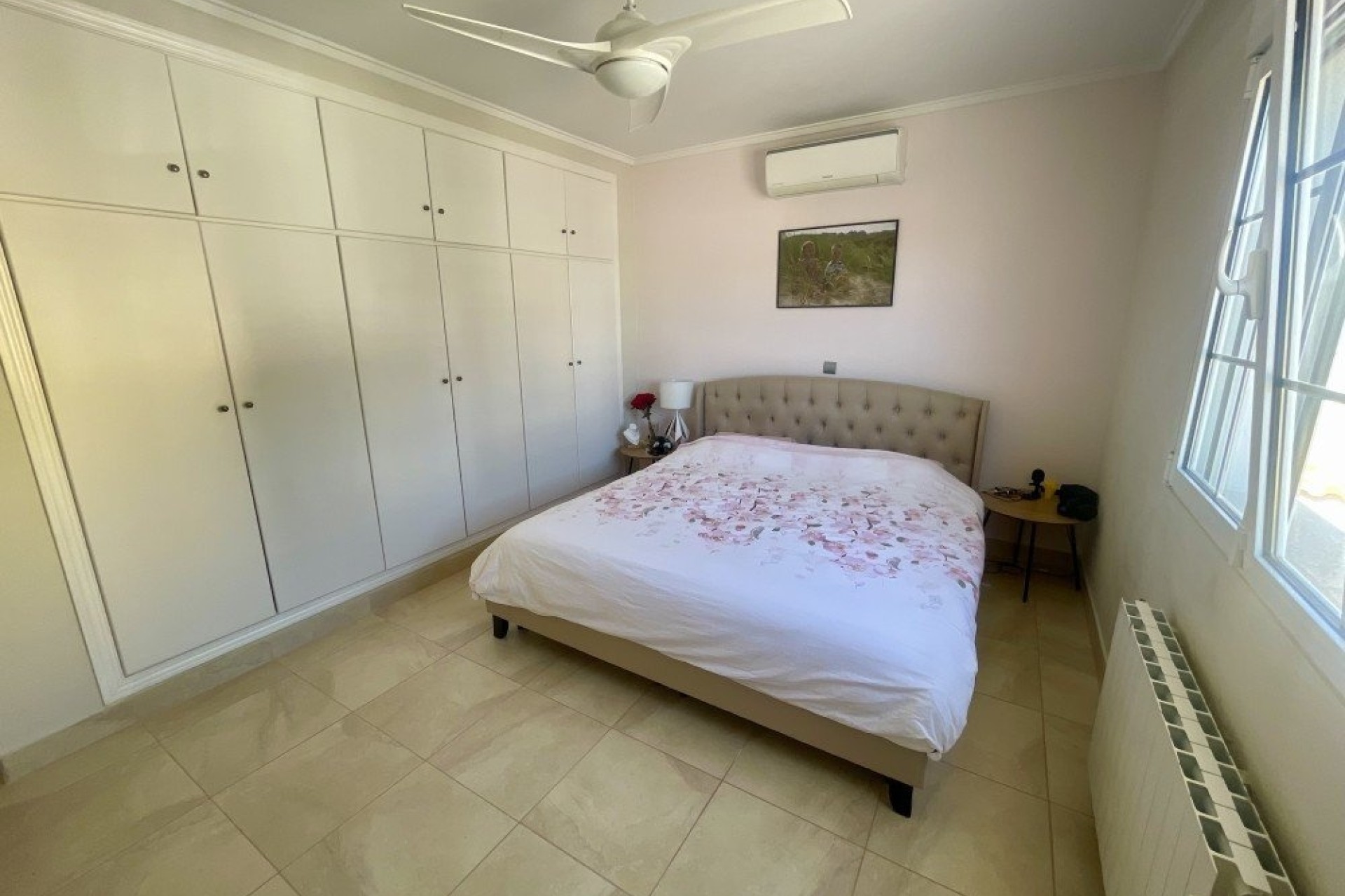 Venta - Chalet Independiente -
Urb. La Marina - Inland