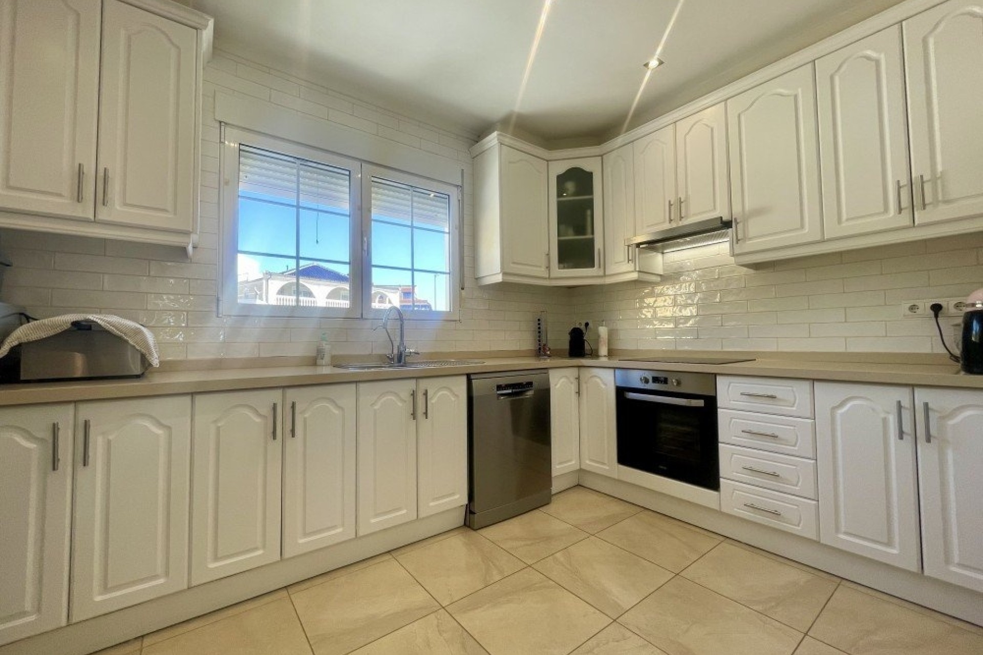 Venta - Chalet Independiente -
Urb. La Marina - Inland