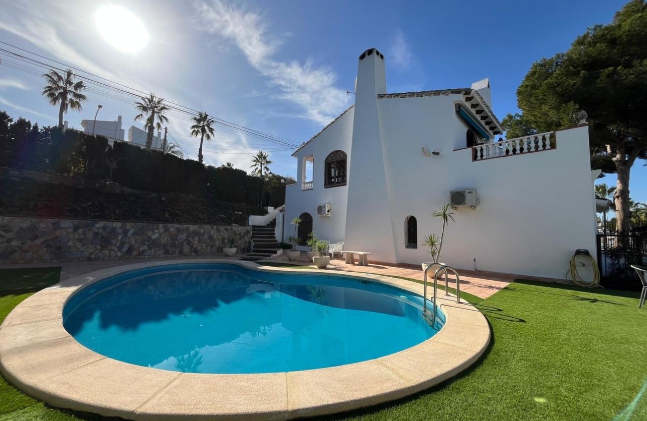 Venta - Chalet Independiente -
Villamartín - Costa Blanca