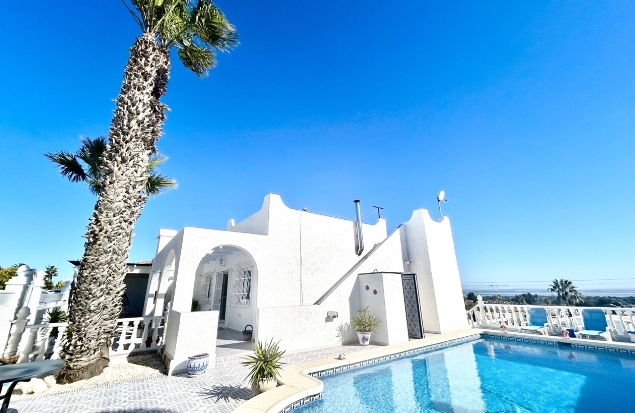 Venta - Chalet Independiente -
Villamartín - Costa Blanca
