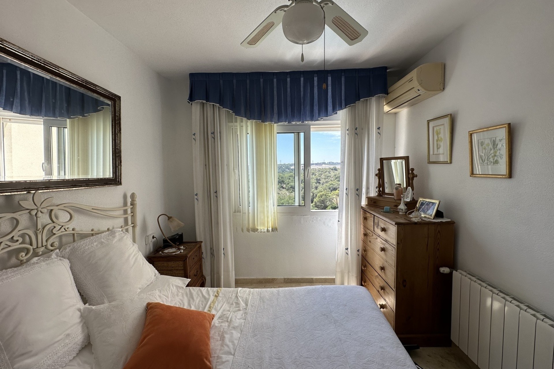 Venta - Chalet Independiente -
Villamartín - Costa Blanca