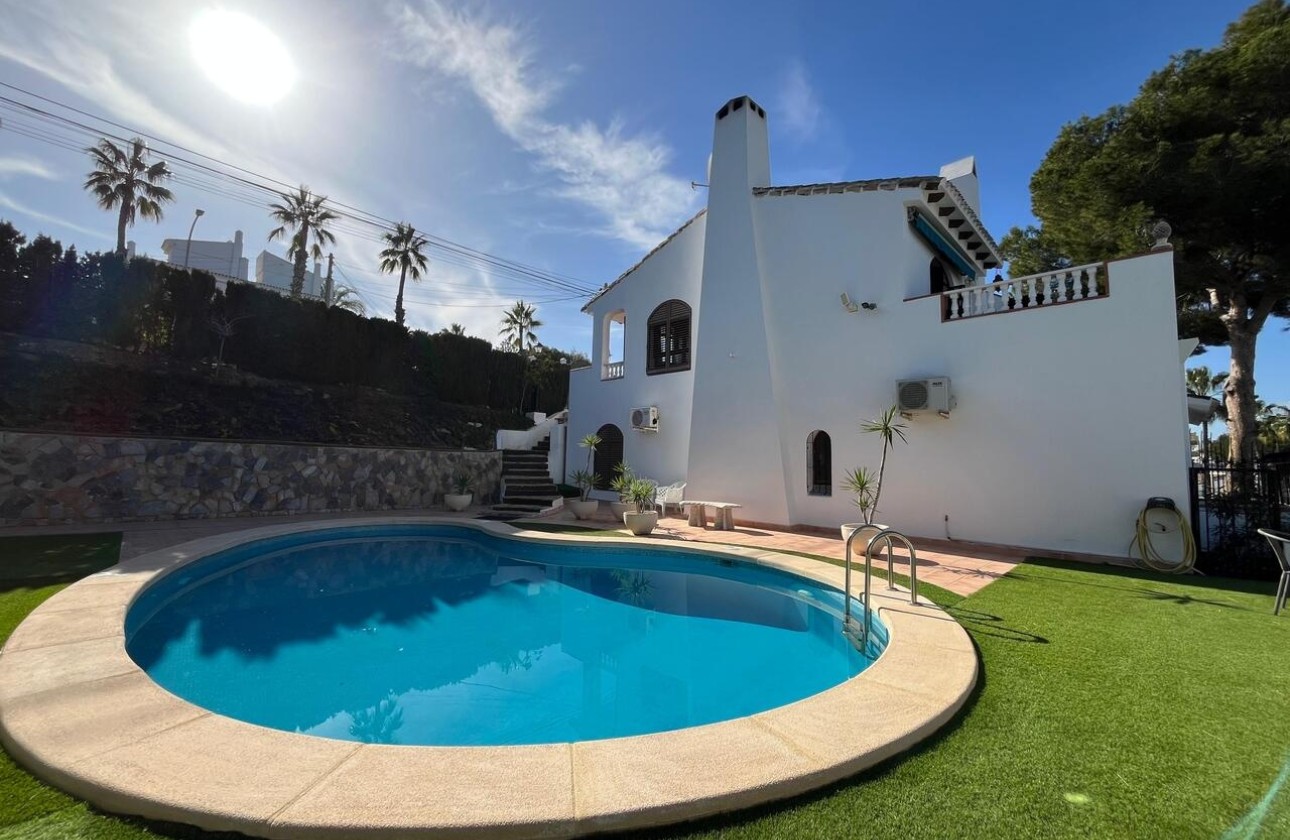 Venta - Chalet Independiente -
Villamartín - Costa Blanca