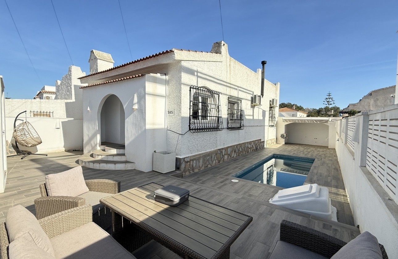 Venta - Chalet Independiente -
Villamartín - Costa Blanca