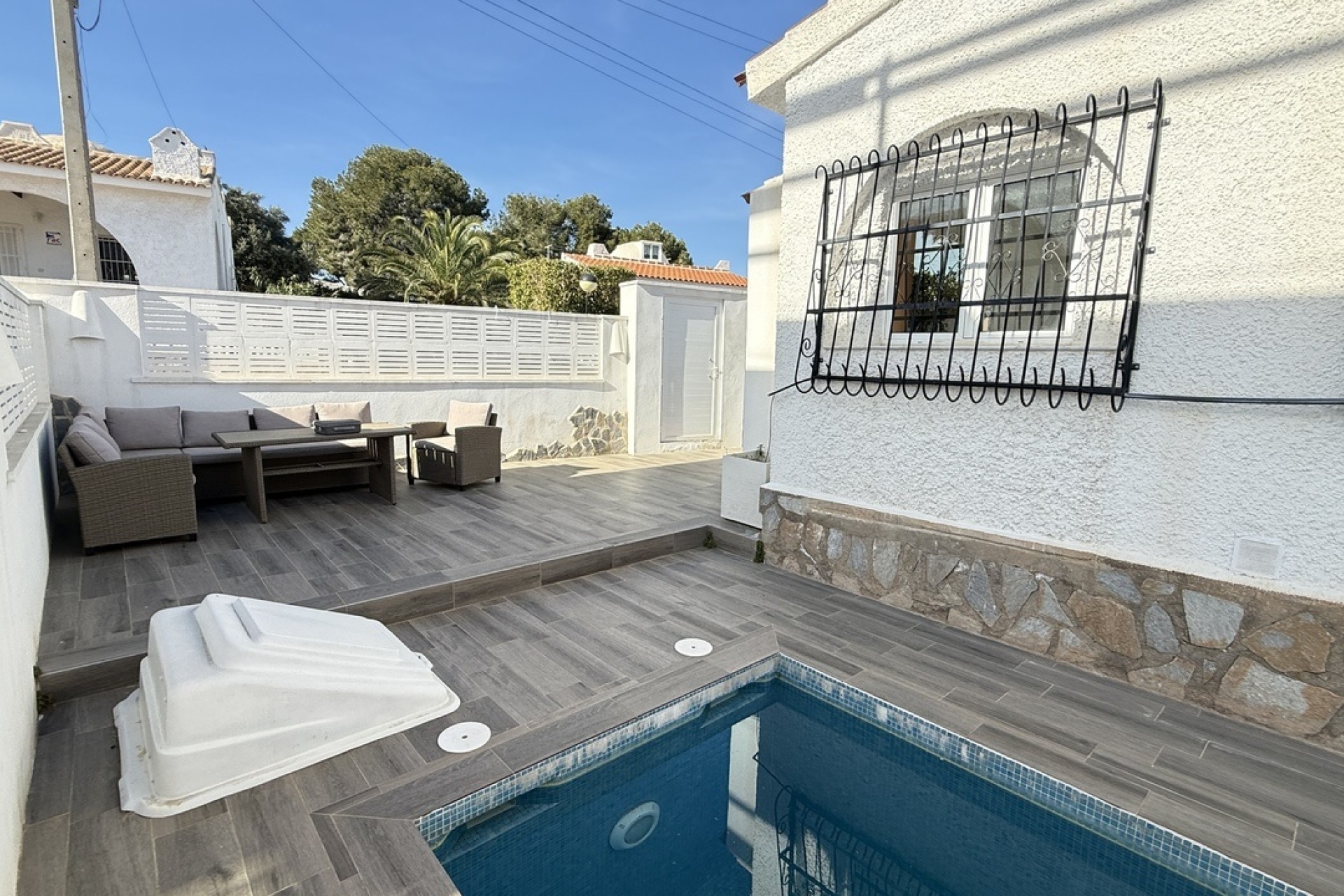 Venta - Chalet Independiente -
Villamartín - Costa Blanca