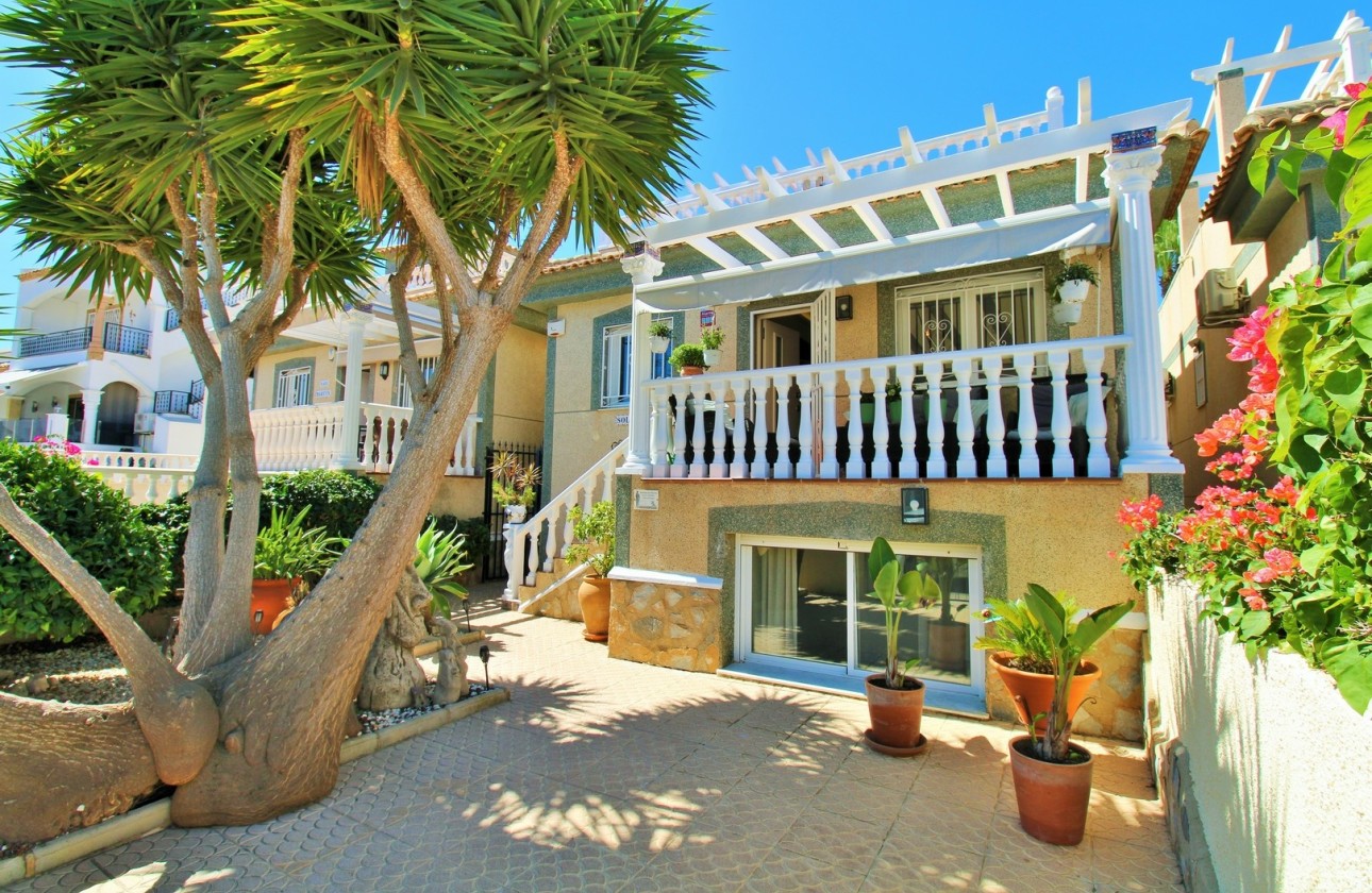 Venta - Chalet Independiente -
Villamartín - Las Violetas