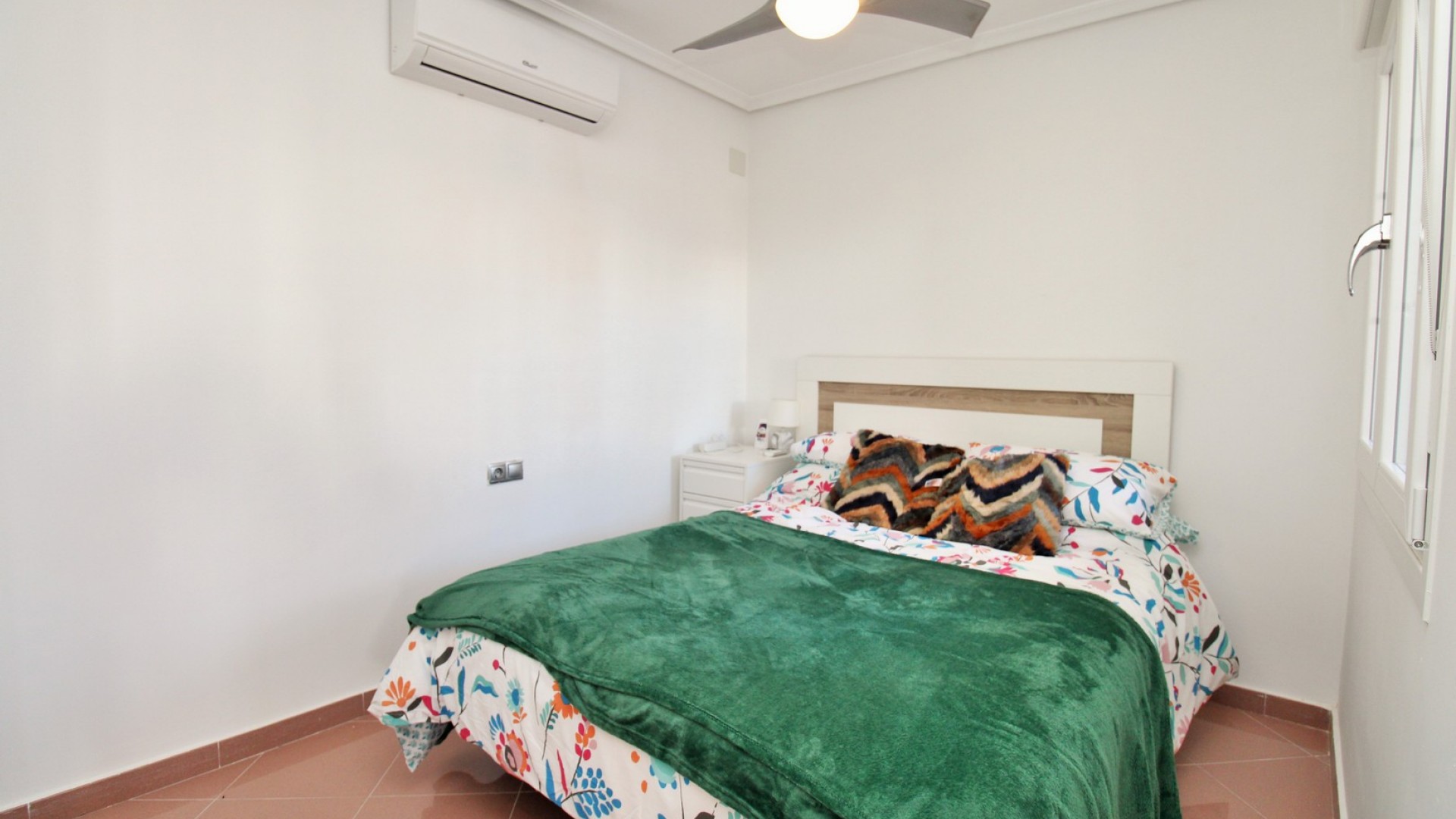 Venta - Chalet Independiente -
Villamartín - LOS DOLSES