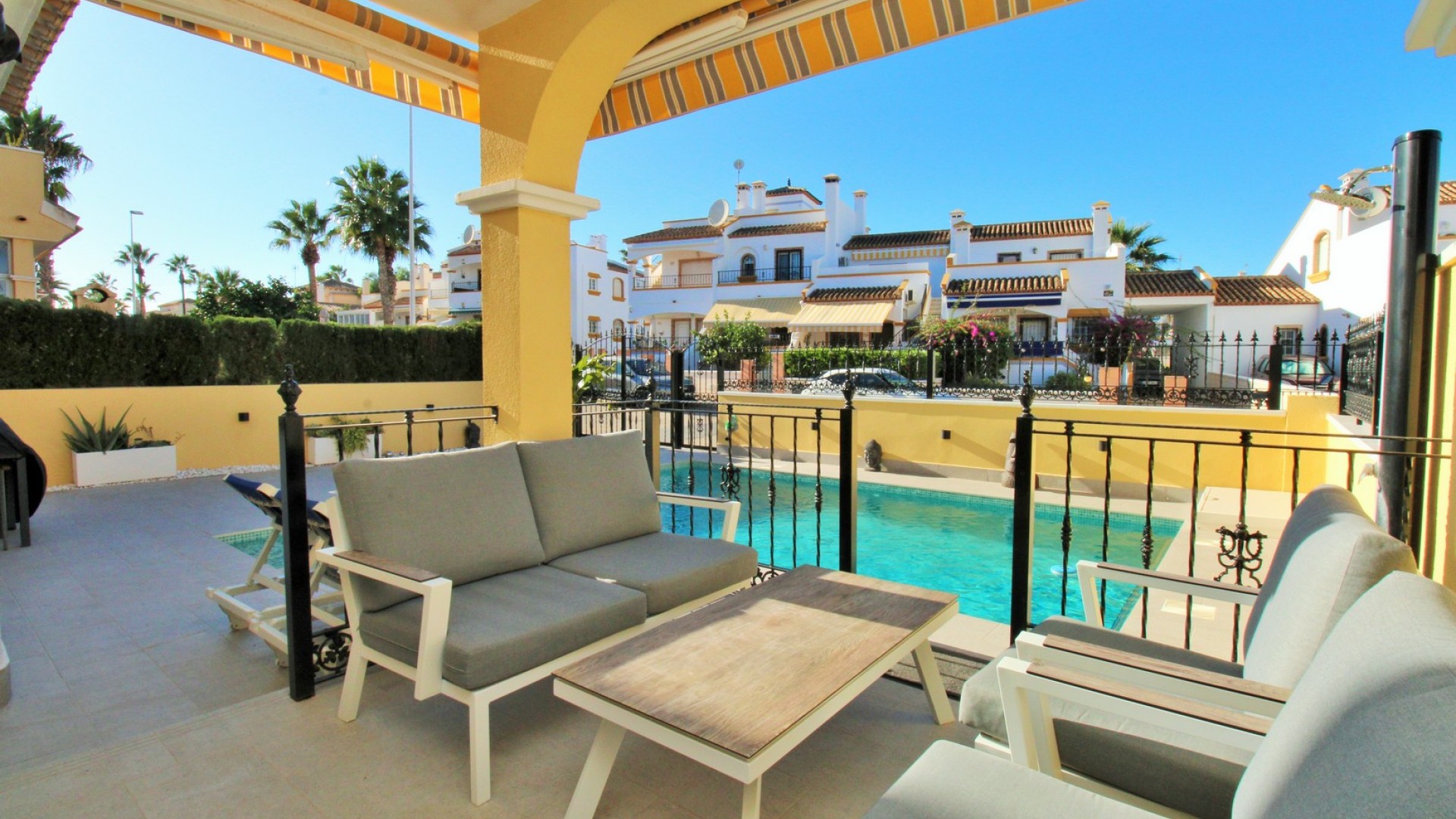 Venta - Chalet Independiente -
Villamartín - LOS DOLSES