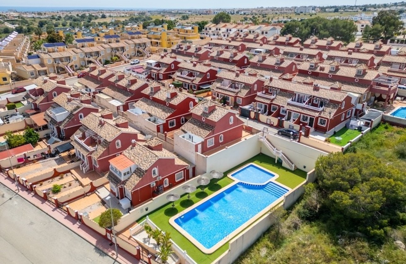 Venta - Chalet Independiente -
Villamartín - PAU 26