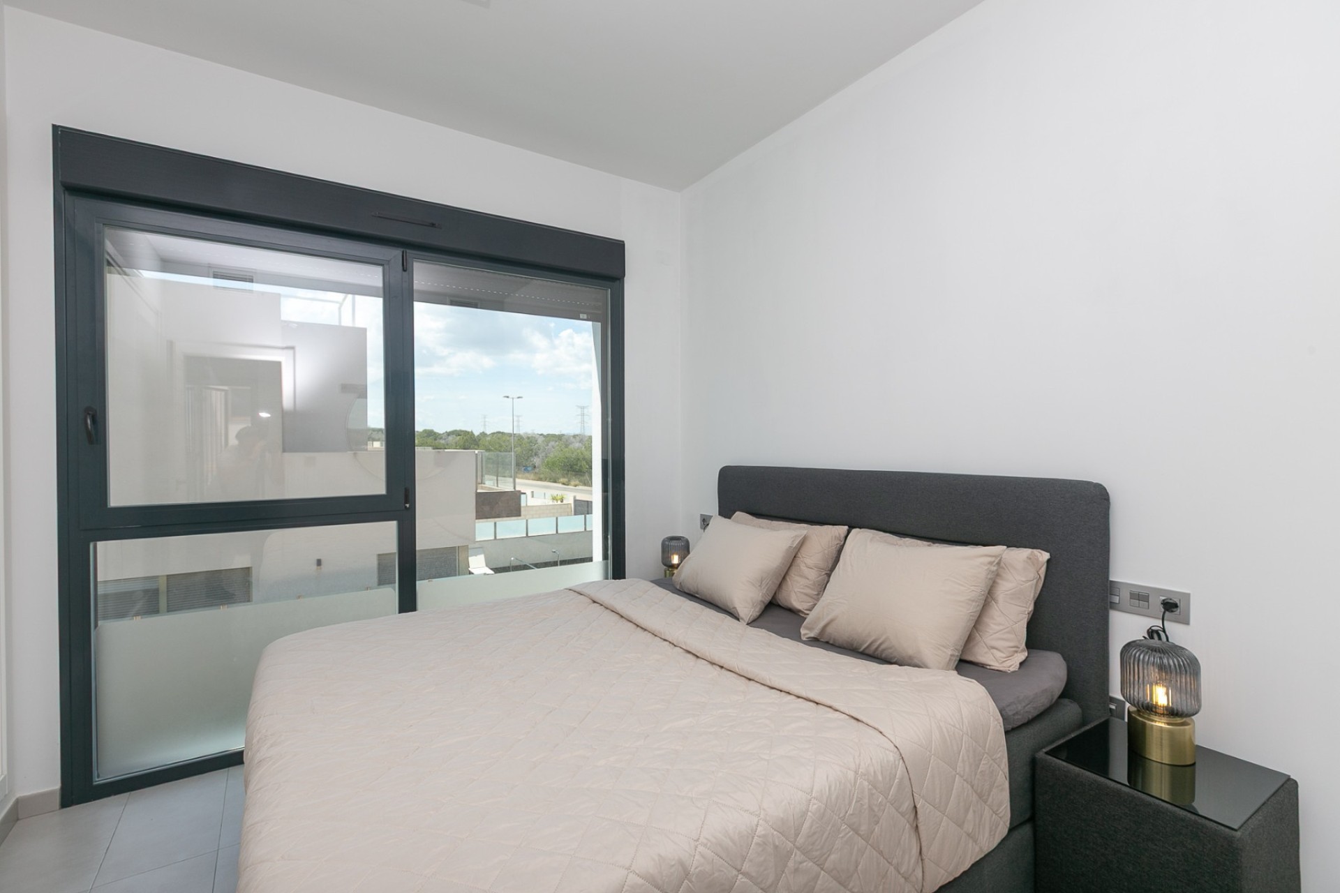 Venta - Chalet Independiente -
Villamartín - Pau 26