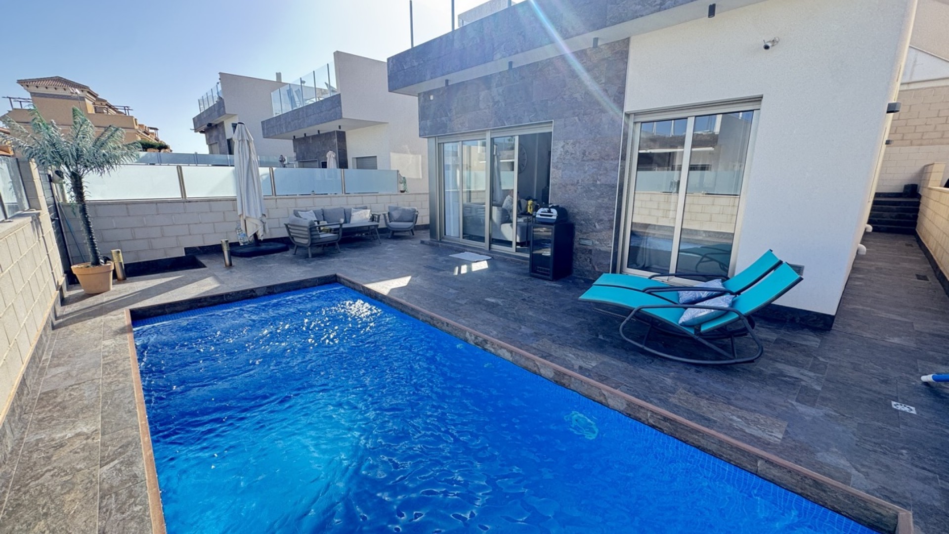 Venta - Chalet Independiente -
Villamartín - V