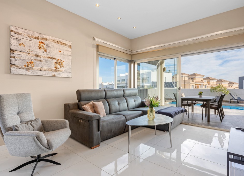 Venta - Chalet Independiente -
Villamartín