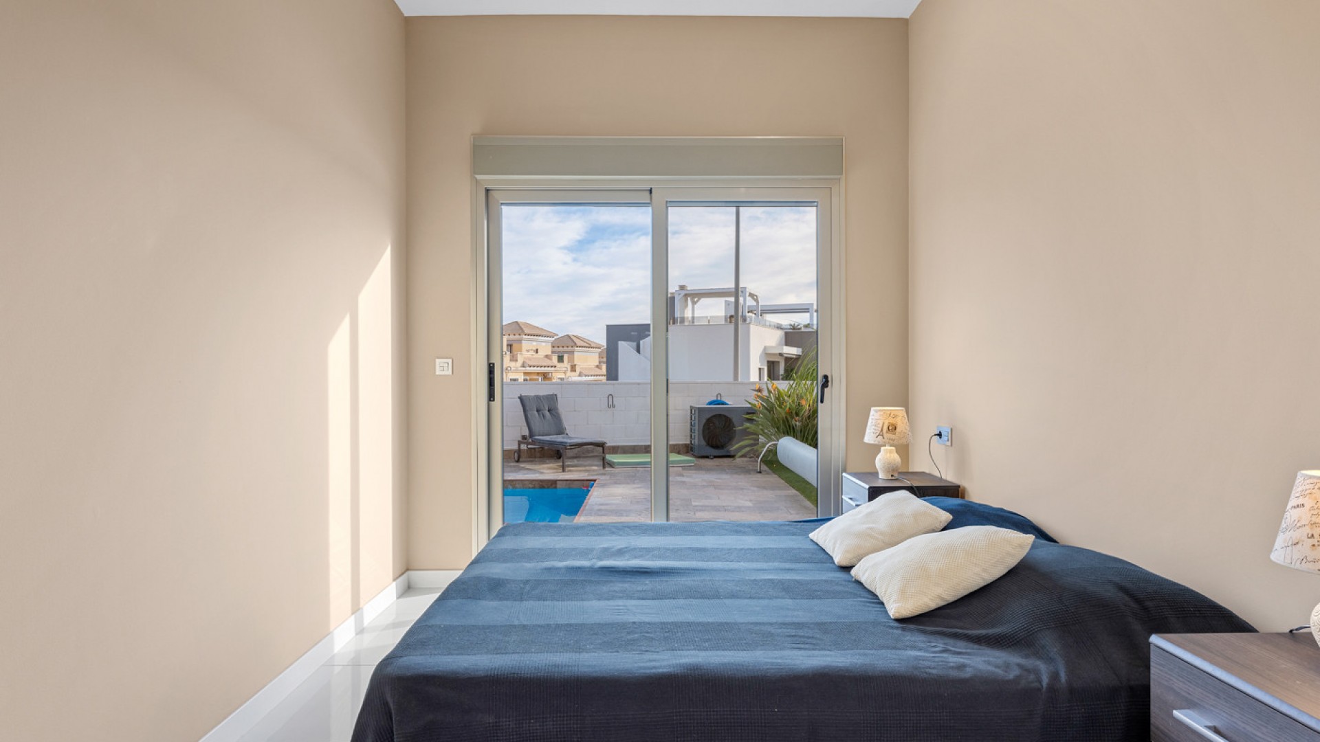 Venta - Chalet Independiente -
Villamartín