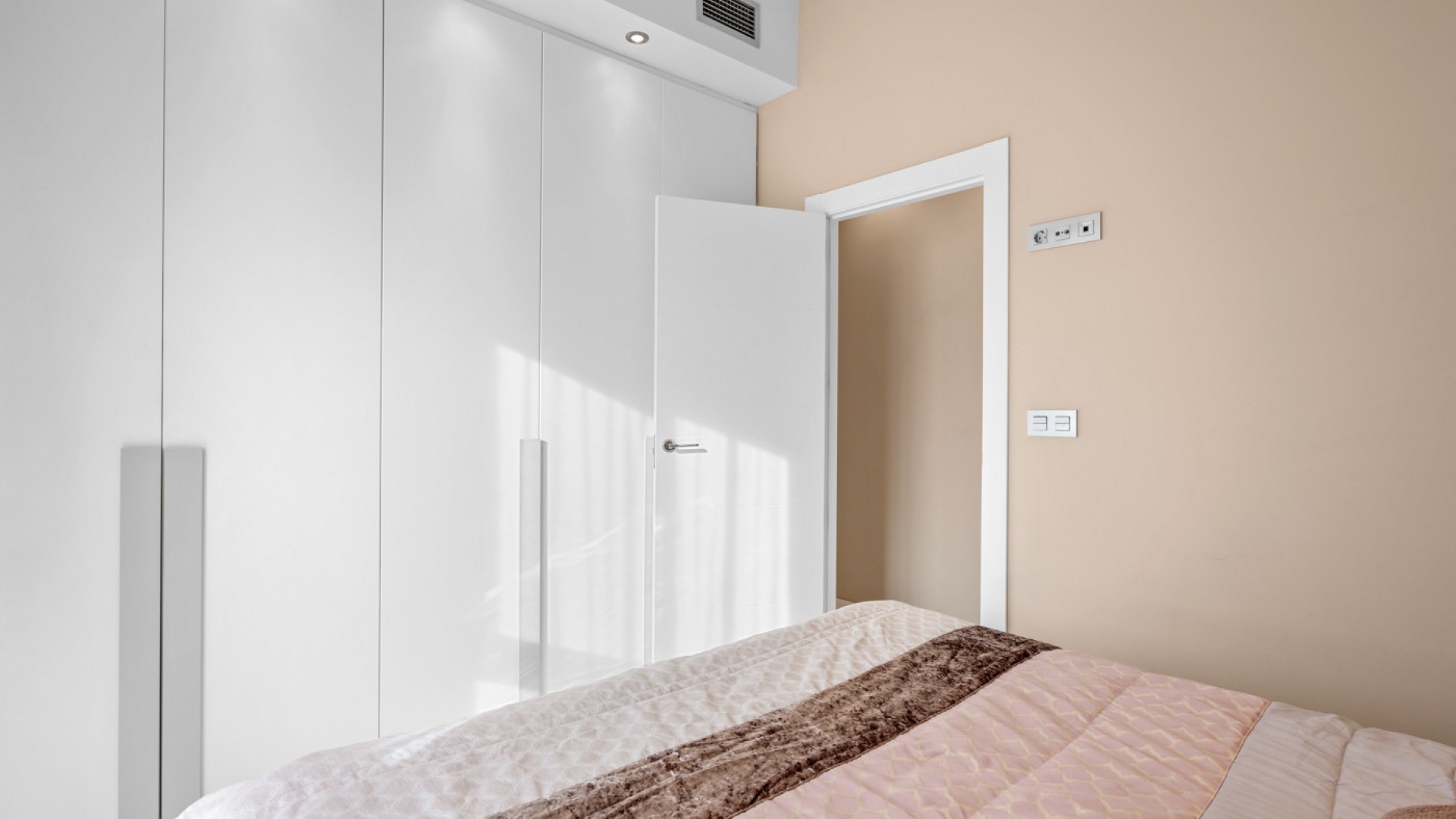 Venta - Chalet Independiente -
Villamartín