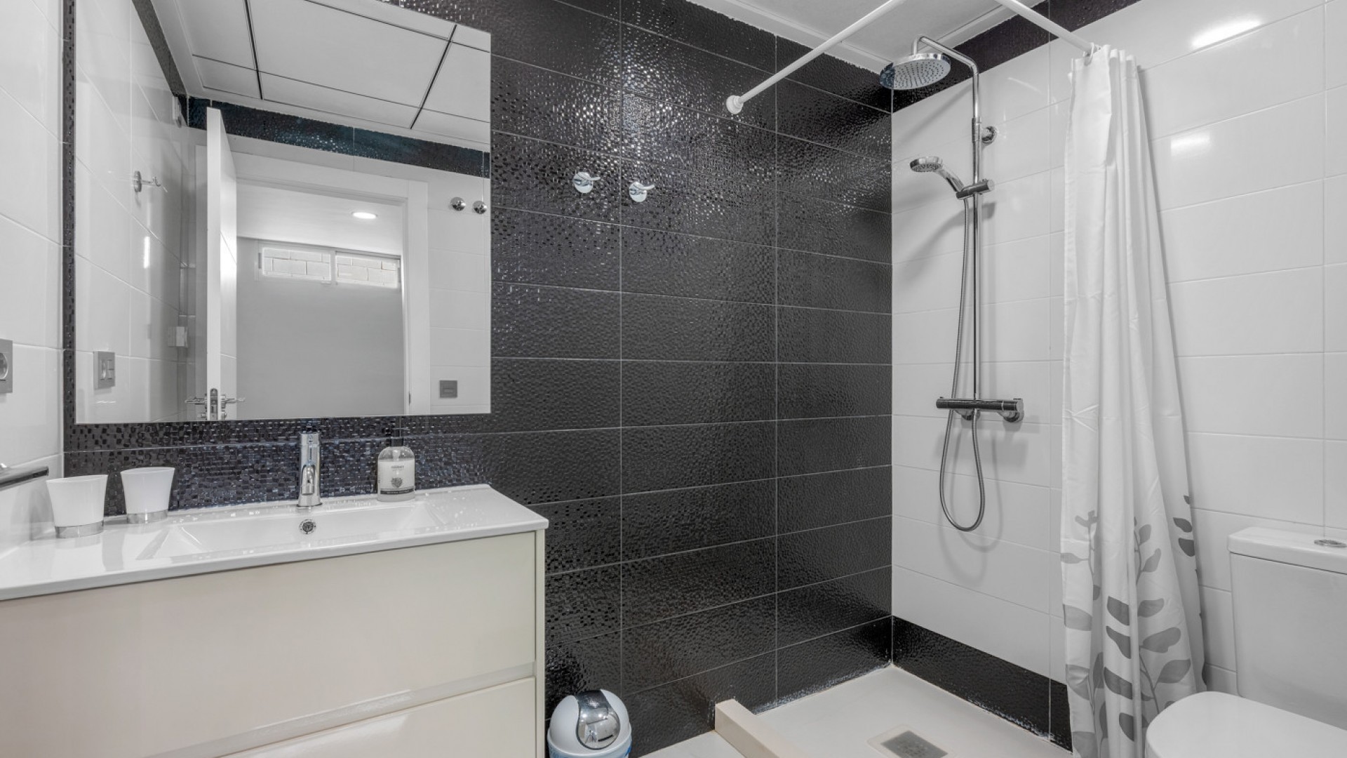 Venta - Chalet Independiente -
Villamartín