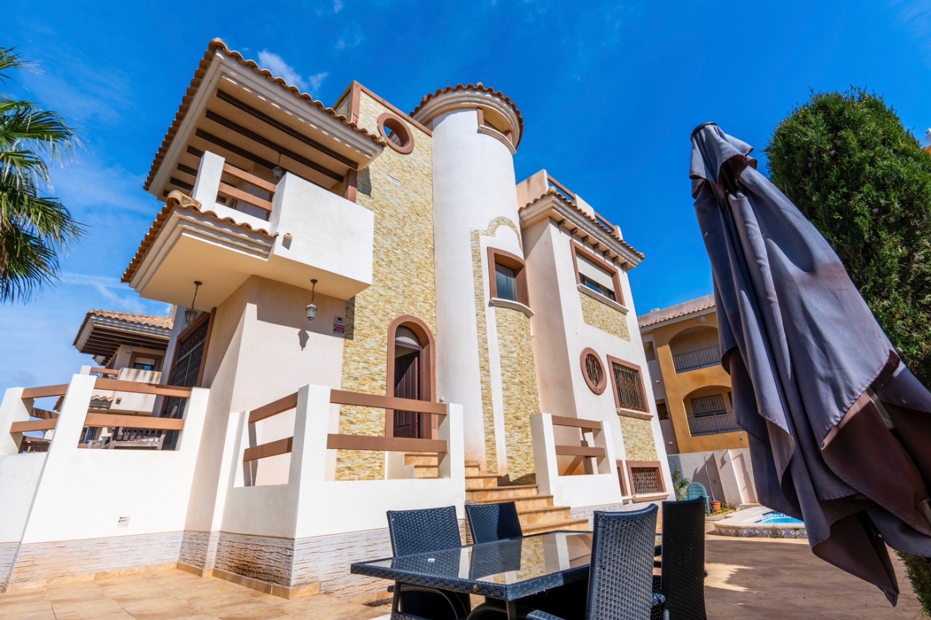 Venta - Chalet Independiente -
Villamartín