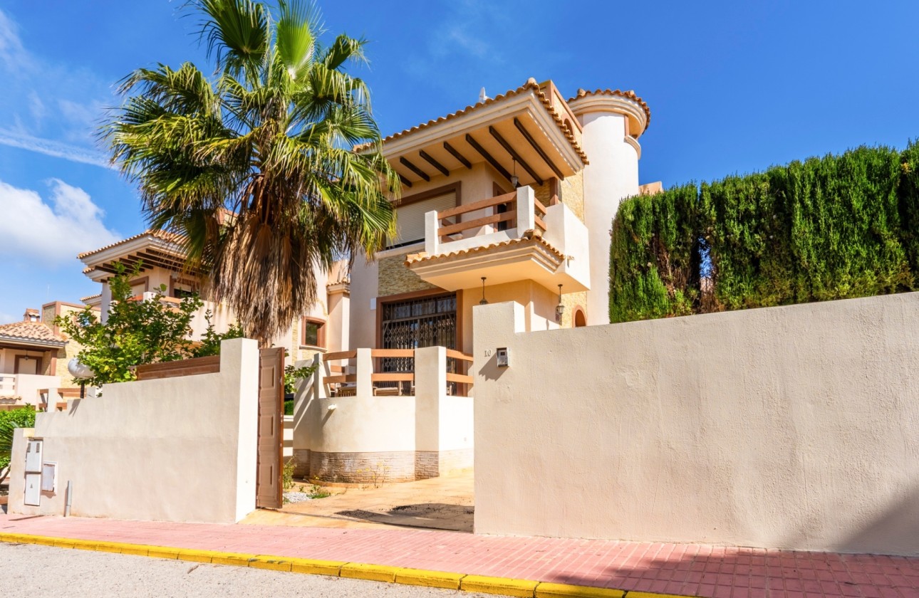 Venta - Chalet Independiente -
Villamartín