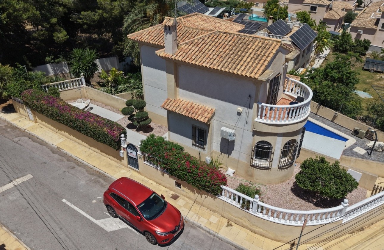 Venta - Chalet Independiente -
Villamartín