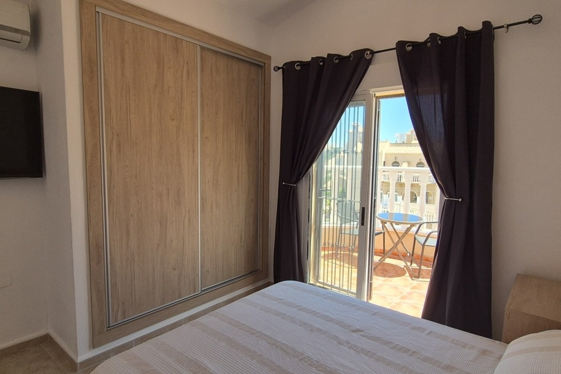 Venta - Chalet Independiente -
Villamartín