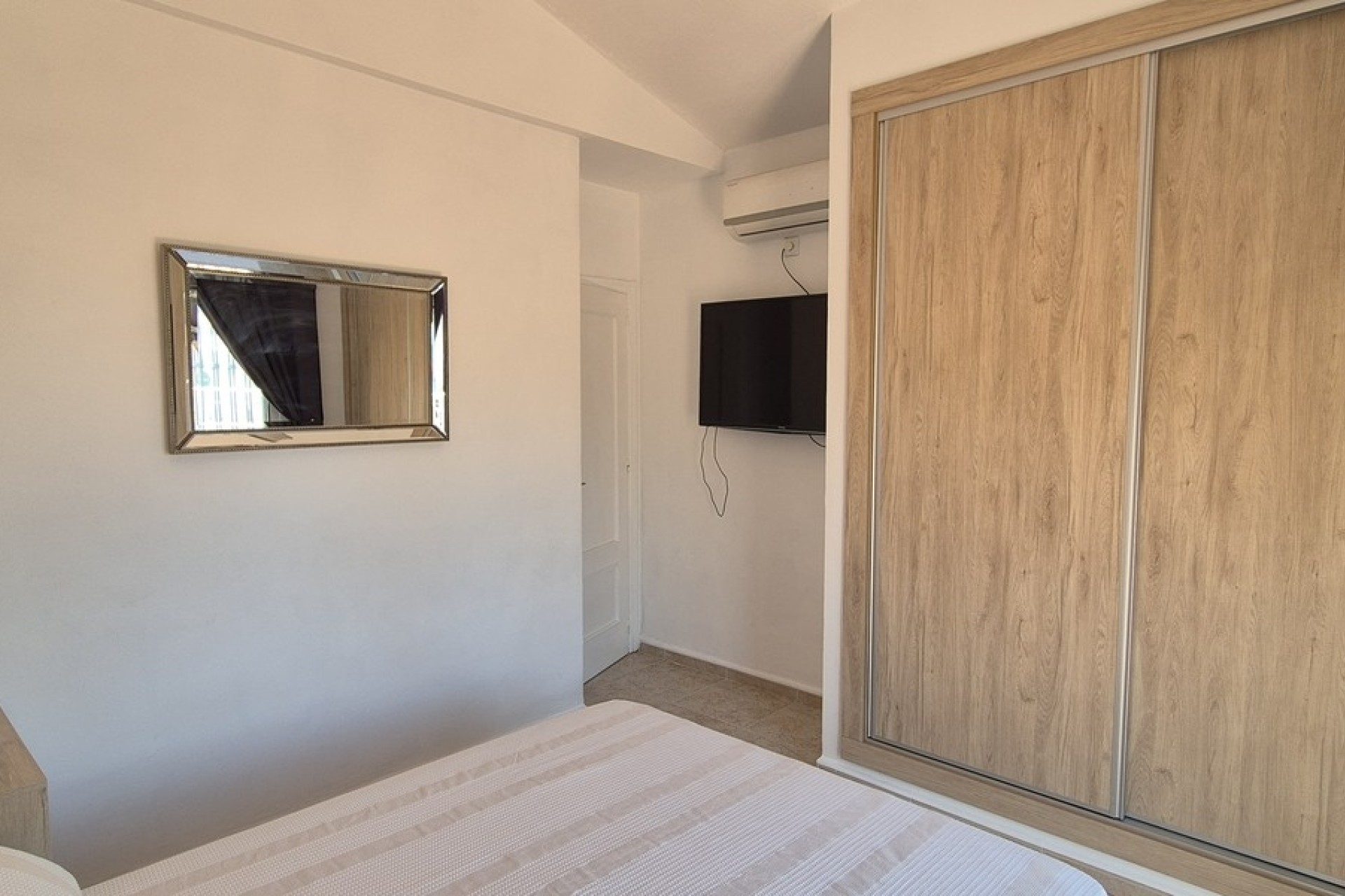 Venta - Chalet Independiente -
Villamartín