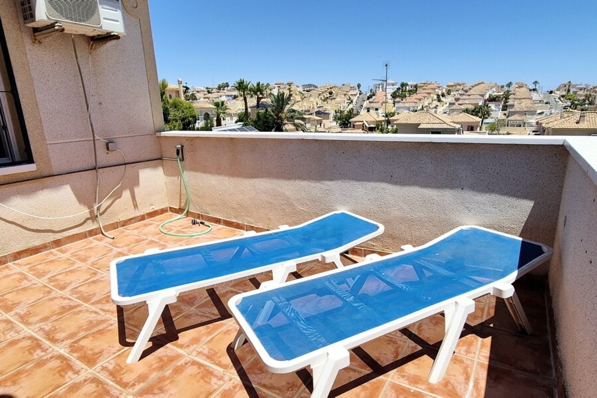 Venta - Chalet Independiente -
Villamartín