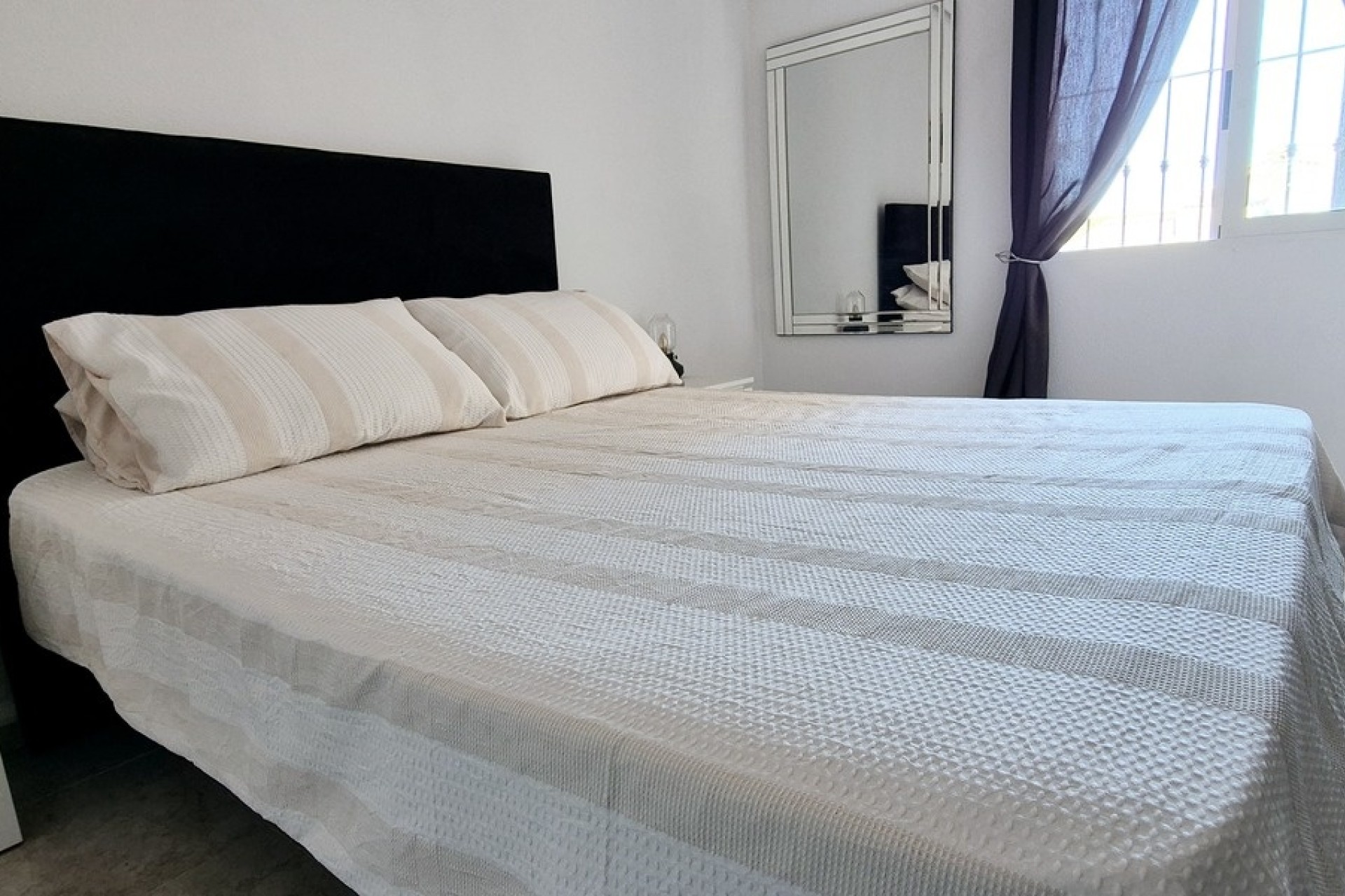 Venta - Chalet Independiente -
Villamartín