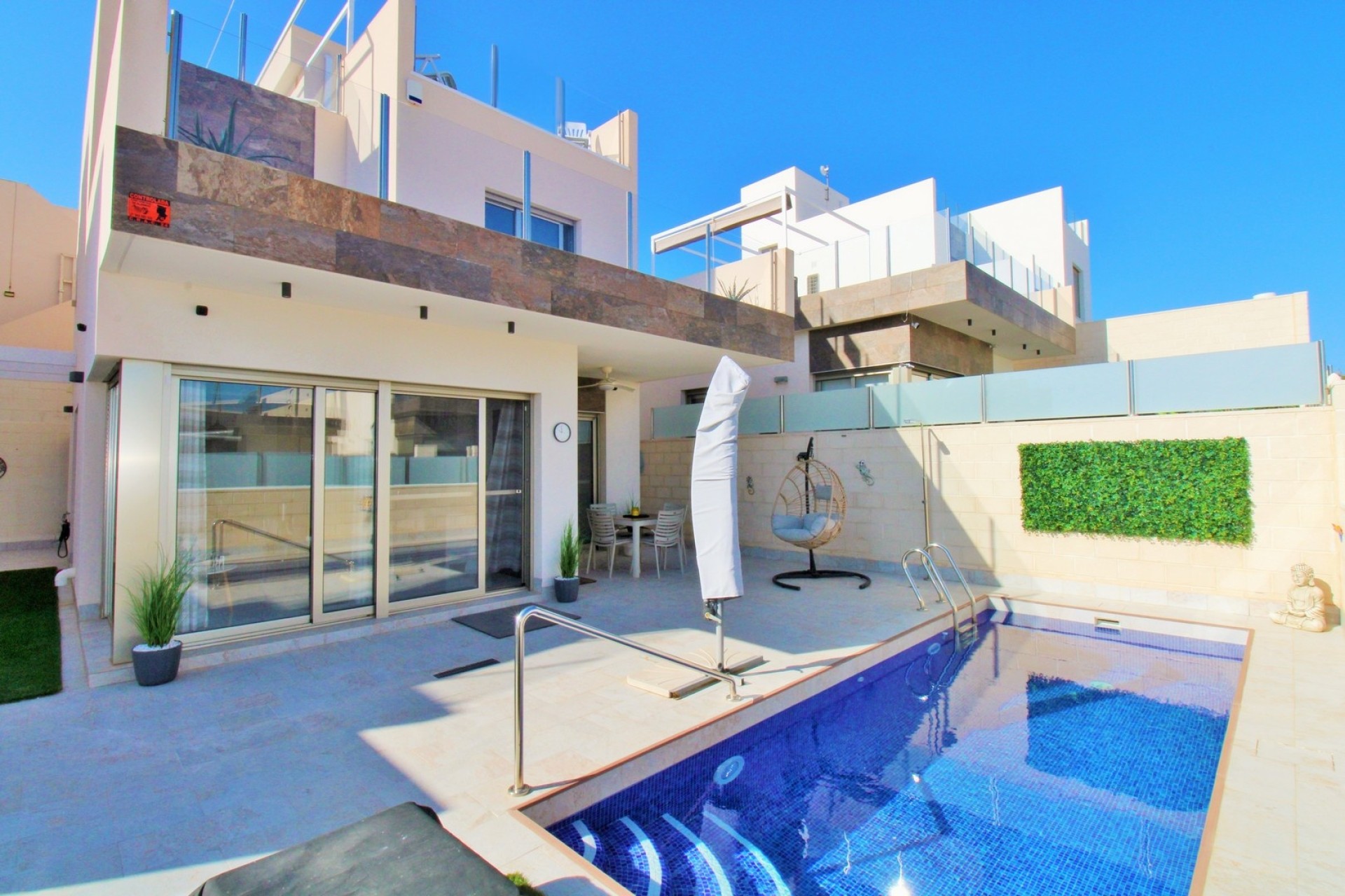 Venta - Chalet Independiente -
Villamartín